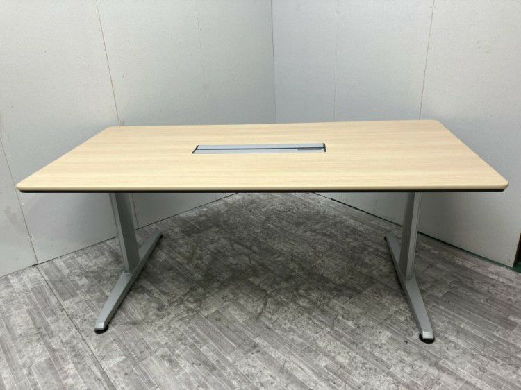 オカムラLiftio(リフティオ)シリーズ 手動昇降式1800ミーティングテーブル 商品画像1