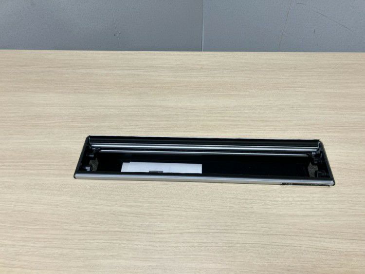 オカムラLiftio(リフティオ)シリーズ 手動昇降式1800ミーティングテーブル 商品画像4