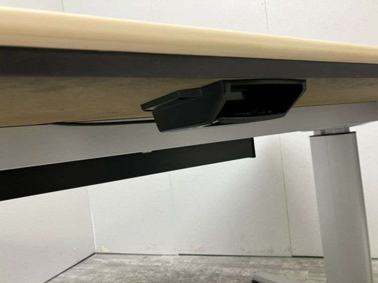 オカムラLiftio(リフティオ)シリーズ 手動昇降式1800ミーティングテーブル 商品画像8