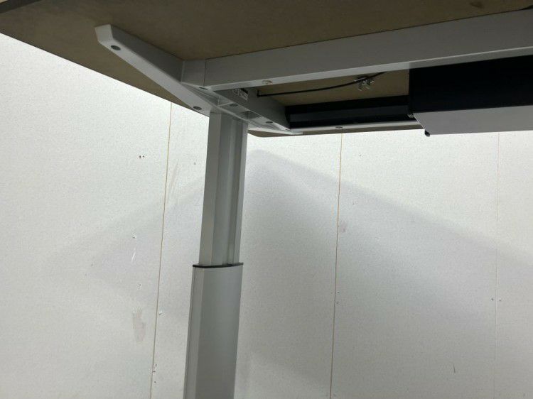 オカムラLiftio(リフティオ)シリーズ 手動昇降式1800ミーティングテーブル 商品画像10