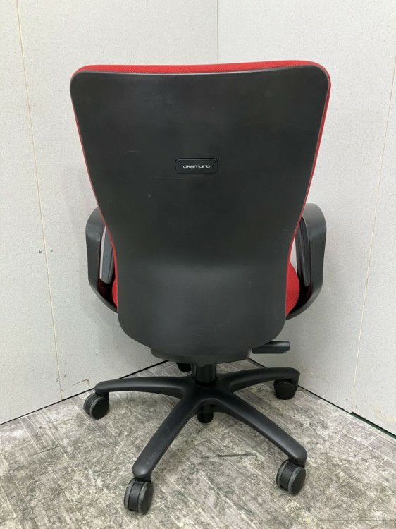 オカムラCarrozza(カロッツァ)チェア 固定肘付カロッツァチェア 商品画像8