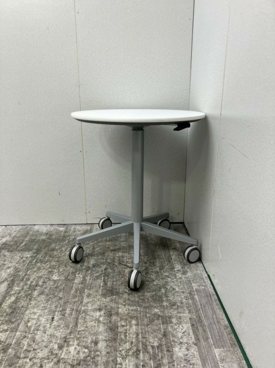 オカムラ手動昇降式600丸テーブル 商品画像2