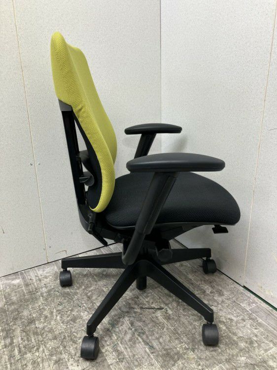 イトーキプラオ（PRAO）チェア 可動肘付プラオチェア 商品画像4