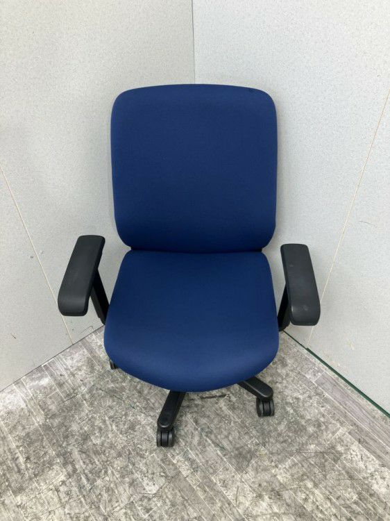 イトーキtorte(トルテ)チェア 可動肘付トルテチェア 商品画像3