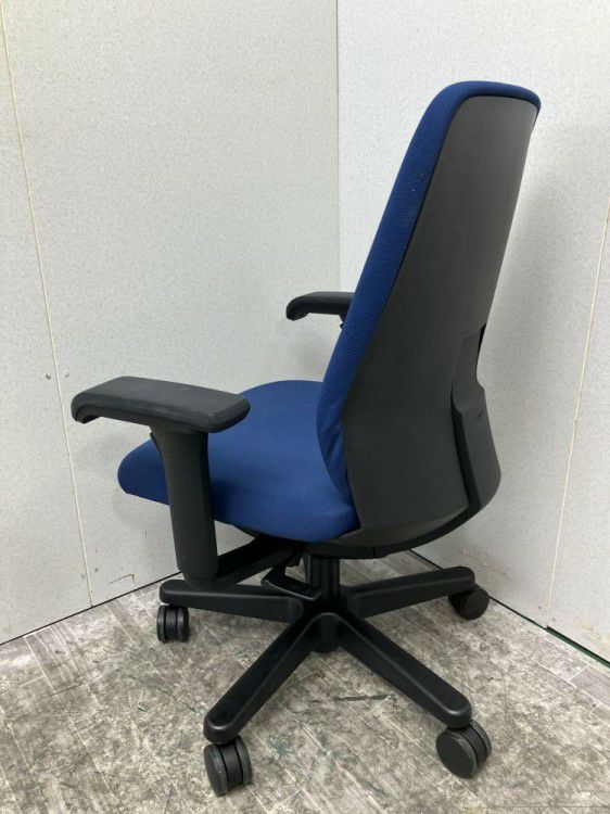 イトーキtorte(トルテ)チェア 可動肘付トルテチェア 商品画像4