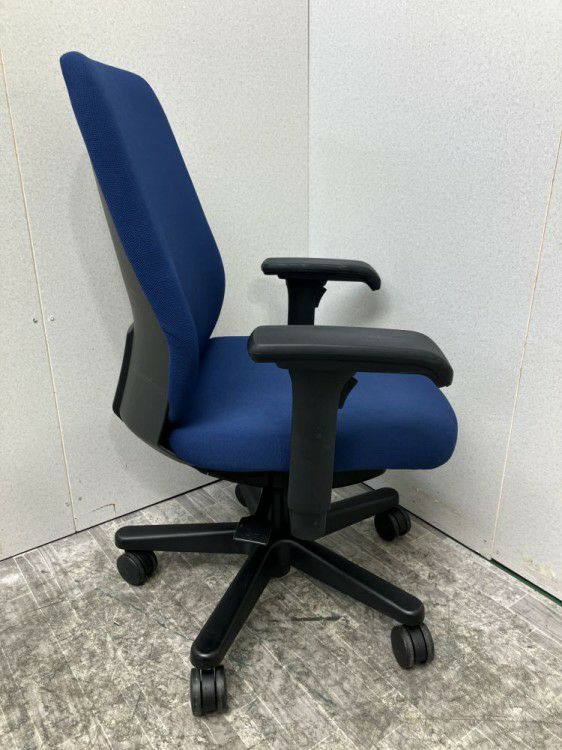 イトーキtorte(トルテ)チェア 可動肘付トルテチェア 商品画像6