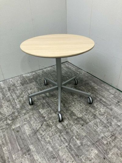 オカムラ手動昇降式750丸テーブル 商品画像1