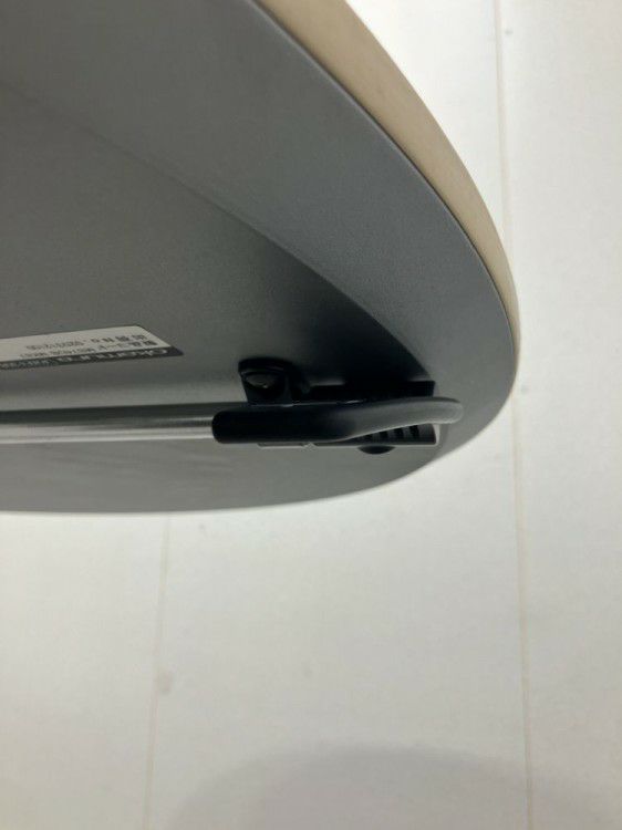 オカムラ手動昇降式750丸テーブル 商品画像4