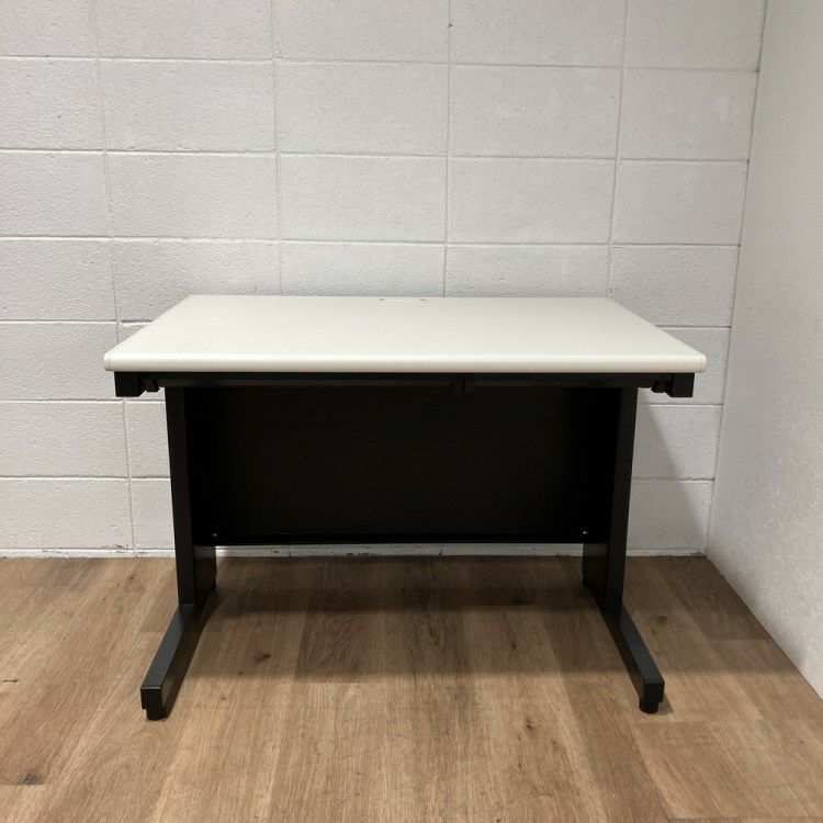 プラスフラットラインシリーズ 1000平デスク 商品画像2