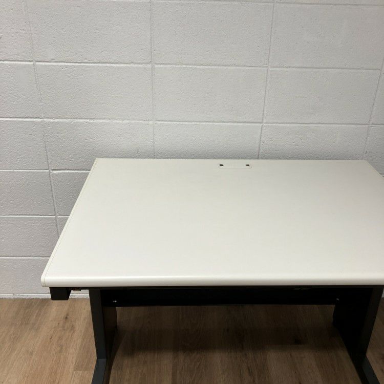 プラスフラットラインシリーズ 1000平デスク 商品画像3