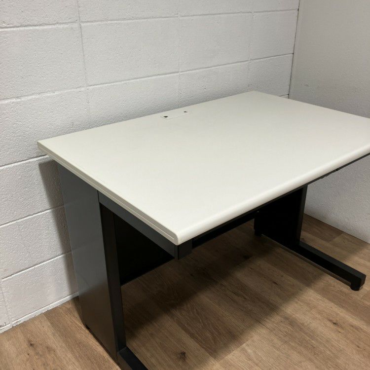 プラスフラットラインシリーズ 1000平デスク 商品画像4