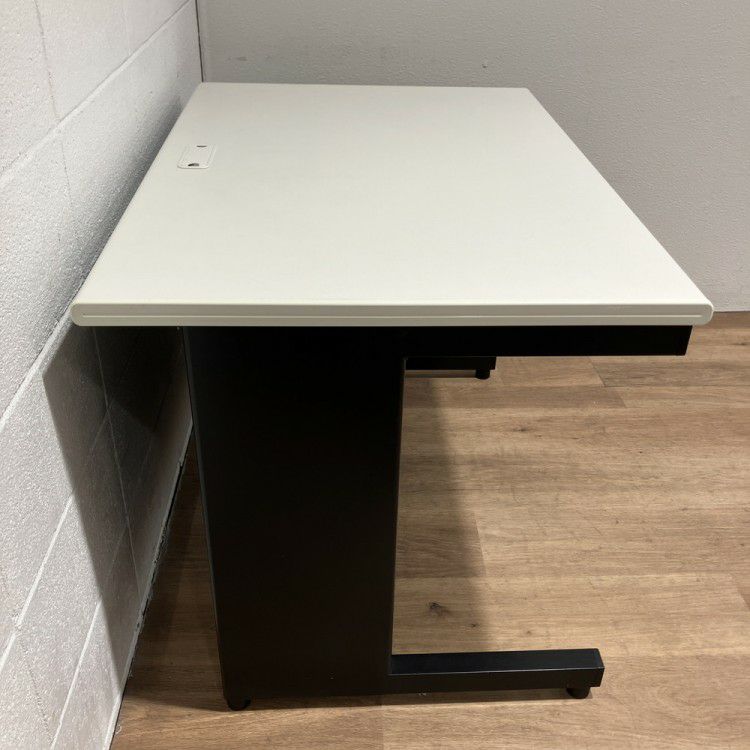 プラスフラットラインシリーズ 1000平デスク 商品画像7