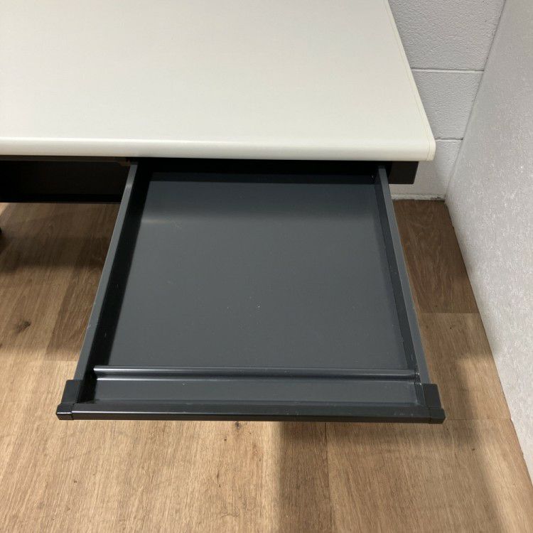 プラスフラットラインシリーズ 1000平デスク 商品画像10