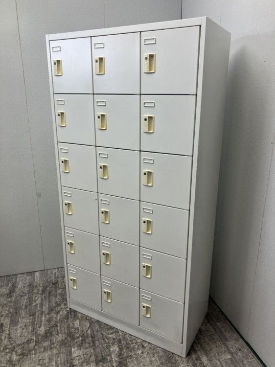 オカムラFZタイプシリーズ 18人用ロッカー 商品画像2