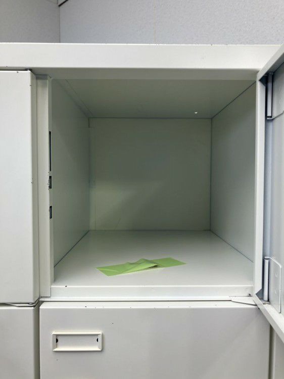 オカムラFZタイプシリーズ 18人用ロッカー 商品画像3