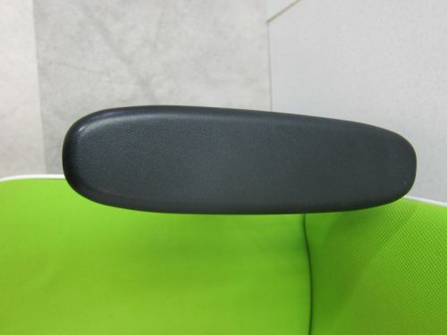 プラス肘付きUチェア 商品画像3