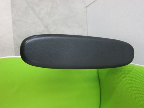 プラス肘付きUチェア 商品画像3