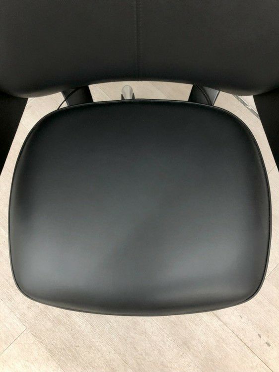 オカムラレジェンダシリーズ 固定肘付役員チェア 商品画像7