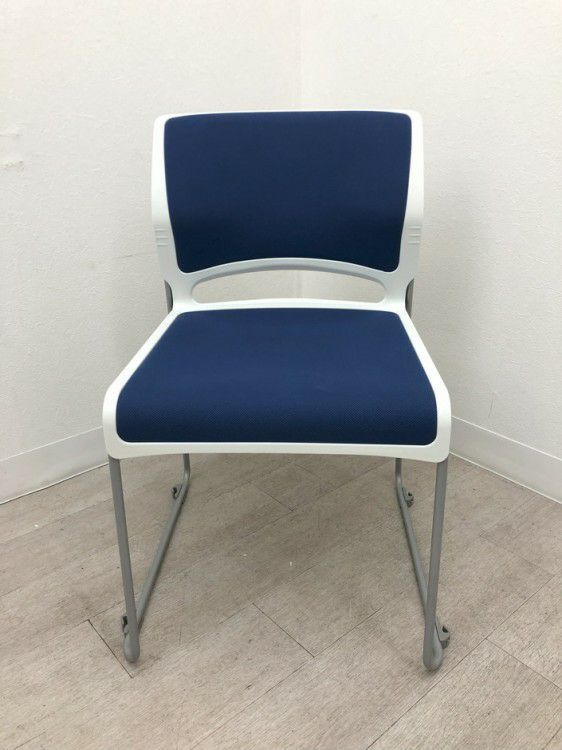 オカムラリットシリーズ スタッキングチェア 商品画像2