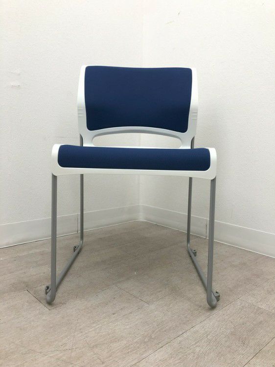 オカムラリットシリーズ スタッキングチェア 商品画像3
