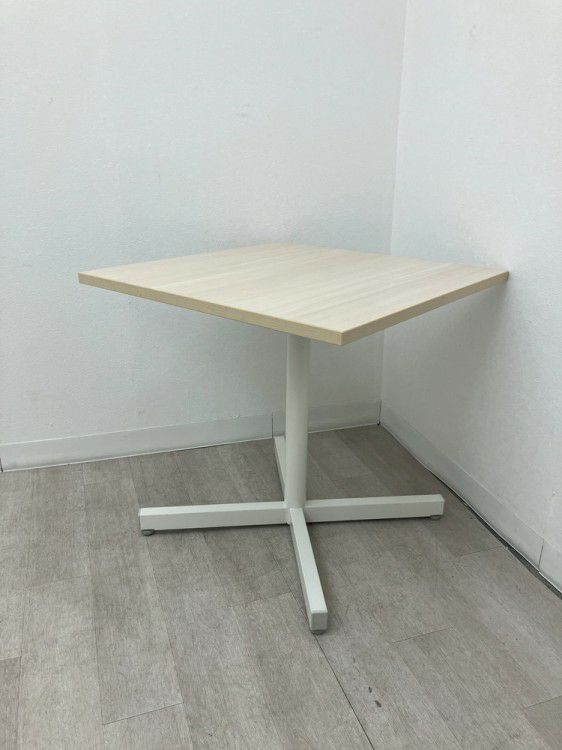 ウチダ（内田洋行）notio(ノティオ)シリーズ 角テーブル 商品画像1