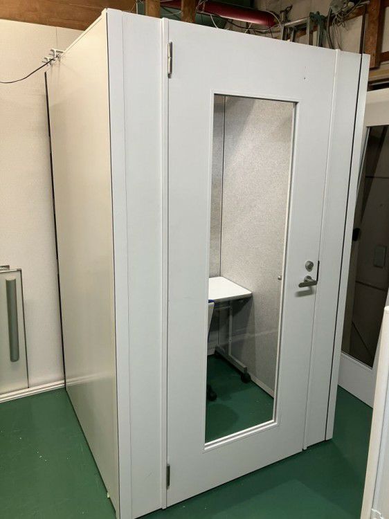 イトーキLight Boothシリーズ セミクローズ型1人用ワークブース 商品画像1