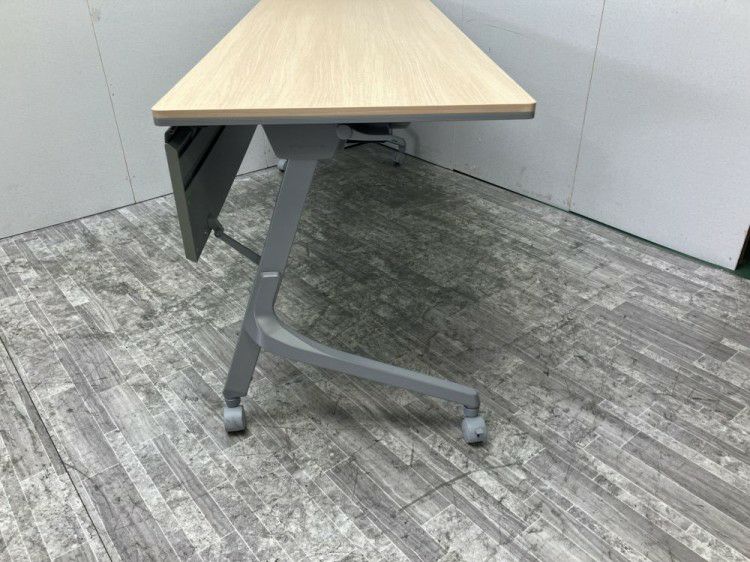 オカムラカルドーシリーズ 1800サイドスタックテーブル 商品画像3