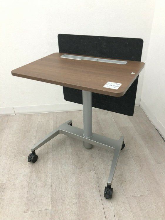 オカムラスタフィット2シリーズ パーソナル昇降テーブル 商品画像1