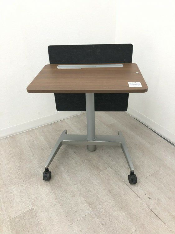 オカムラスタフィット2シリーズ パーソナル昇降テーブル 商品画像2