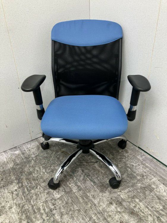 クロガネ可動肘付OAチェア 商品画像2