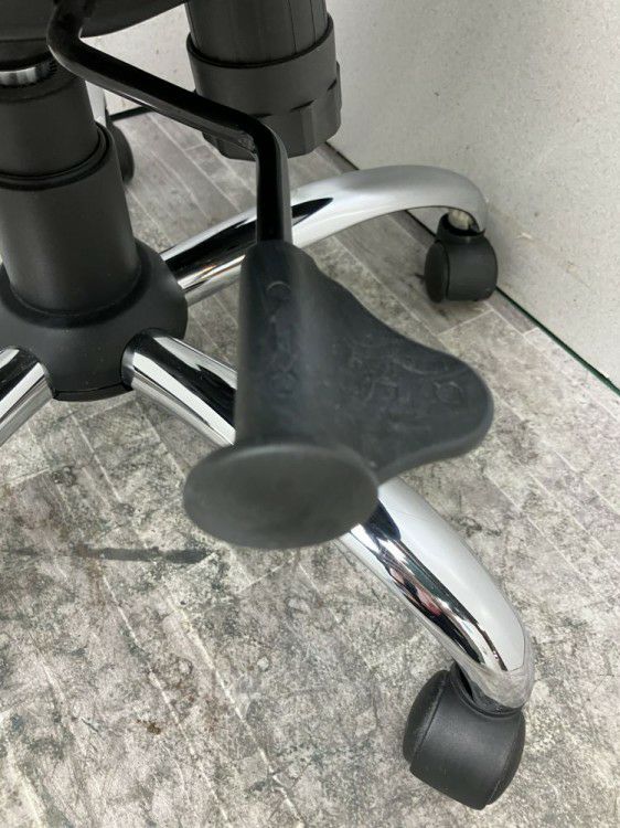 クロガネ可動肘付OAチェア 商品画像9