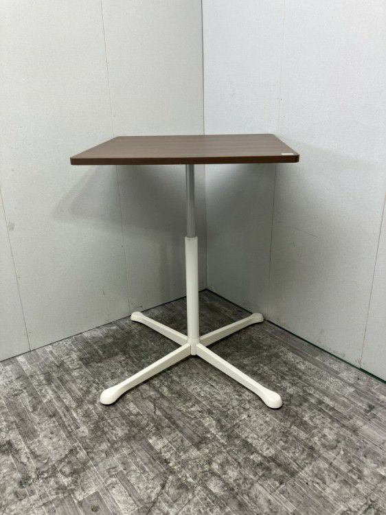 オカムラアクティアフェローシリーズ 手動昇降式800角テーブル 商品画像4