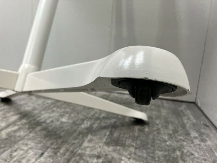 オカムラアクティアフェローシリーズ 手動昇降式800角テーブル 商品画像8