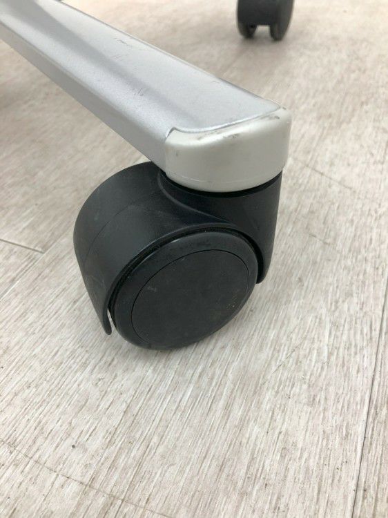 コクヨDelphi（デルフィ）シリーズ 丸テーブル 商品画像14