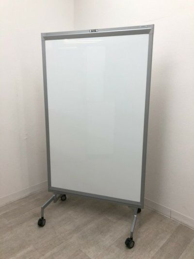オカムラクレボシリーズ 自立ホワイトボードパーテーション 商品画像1