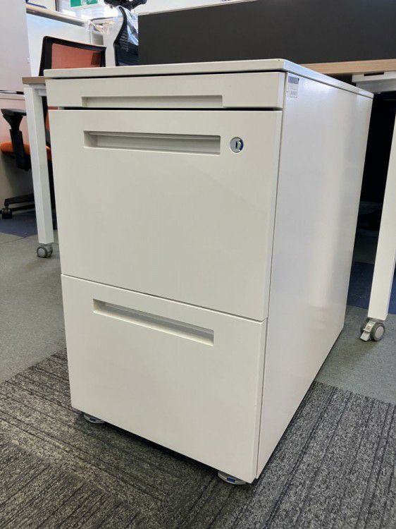 コクヨワークフィットシリーズ 1400平デスク+ワゴンセット 商品画像9