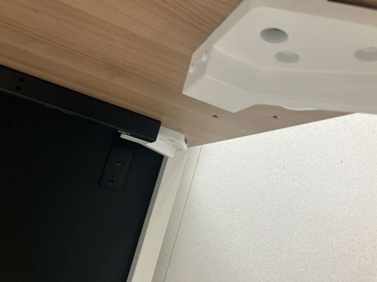 コクヨワークフィットシリーズ デスクパネル付1400平デスク+ワゴンセット 商品画像4