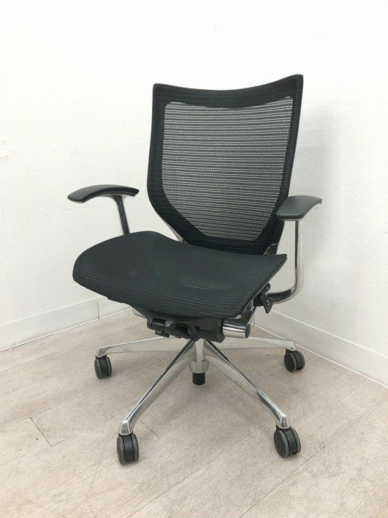 オカムラBaron(バロン)チェア 固定肘付バロンチェア 商品画像1