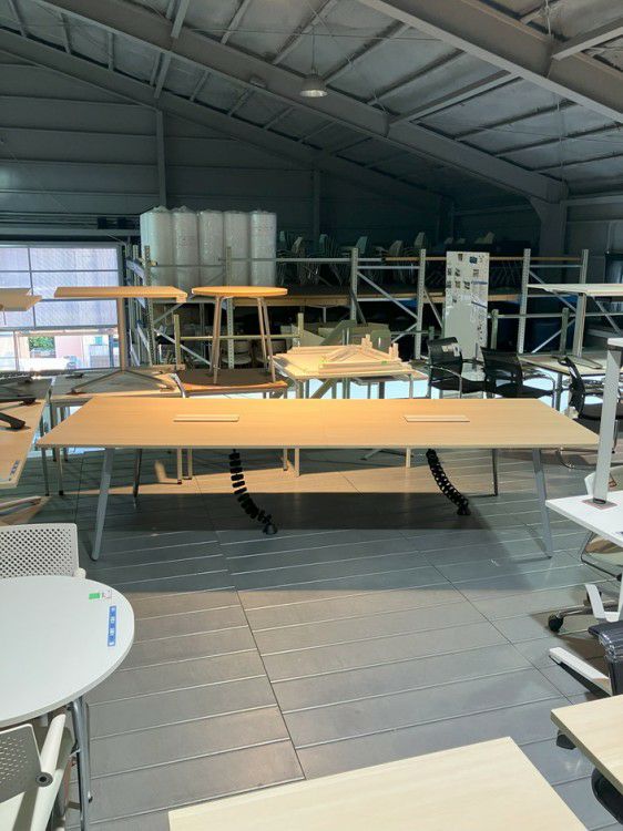 ウチダ（内田洋行）レムナ（LEMNA）シリーズ 3200ミーティングテーブル 商品画像3