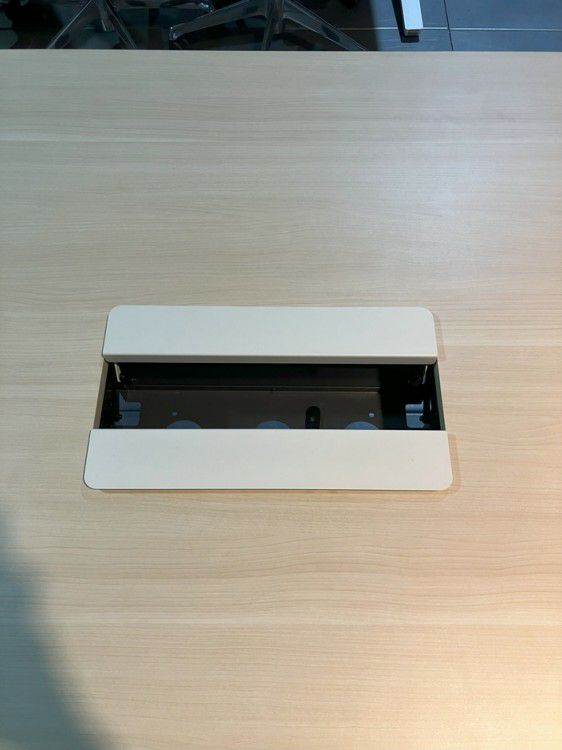 ウチダ（内田洋行）レムナ（LEMNA）シリーズ 3200ミーティングテーブル 商品画像5