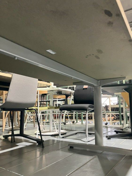 オカムラ8177シリーズ 1800ミーティングテーブル 商品画像8