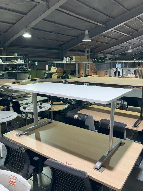 オカムラ8177シリーズ 1500ミーティングテーブル 商品画像1