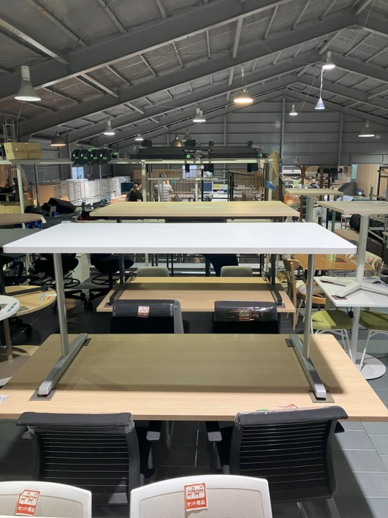 オカムラ8177シリーズ 1500ミーティングテーブル 商品画像2