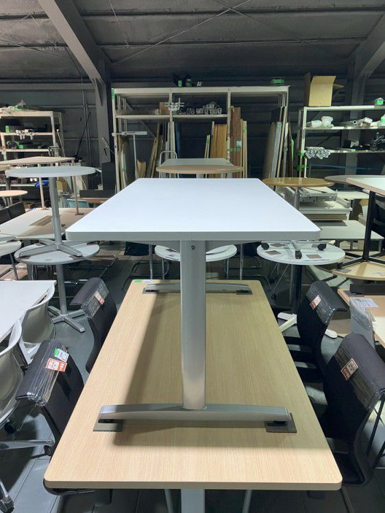 オカムラ8177シリーズ 1500ミーティングテーブル 商品画像3