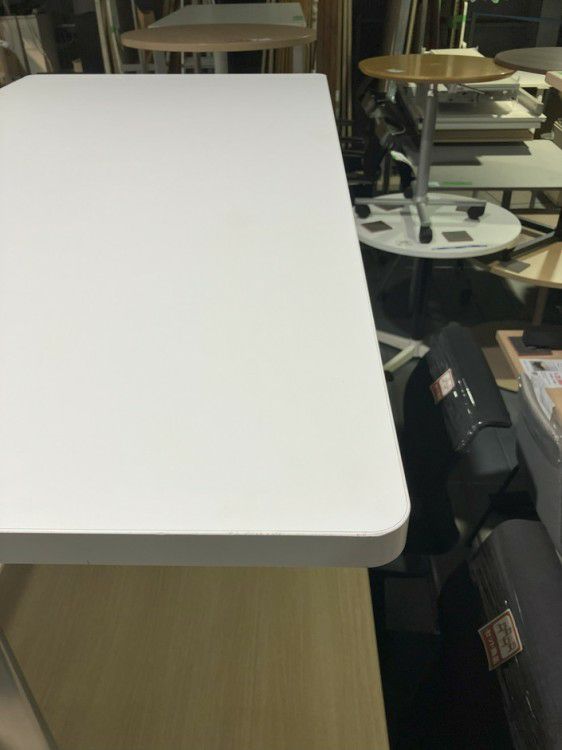 オカムラ8177シリーズ 1500ミーティングテーブル 商品画像4