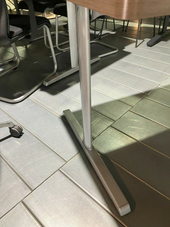 オカムラ8177シリーズ ミーティングテーブル 商品画像6