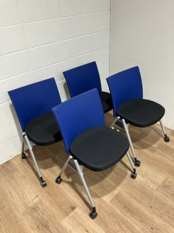 ウチダ（内田洋行）スタッキングチェア４脚セット 商品画像2