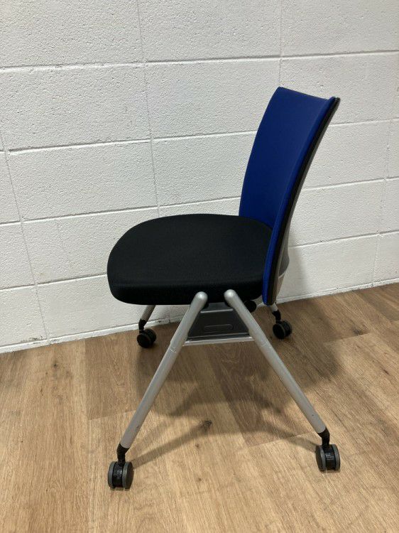 ウチダ（内田洋行）スタッキングチェア４脚セット 商品画像5