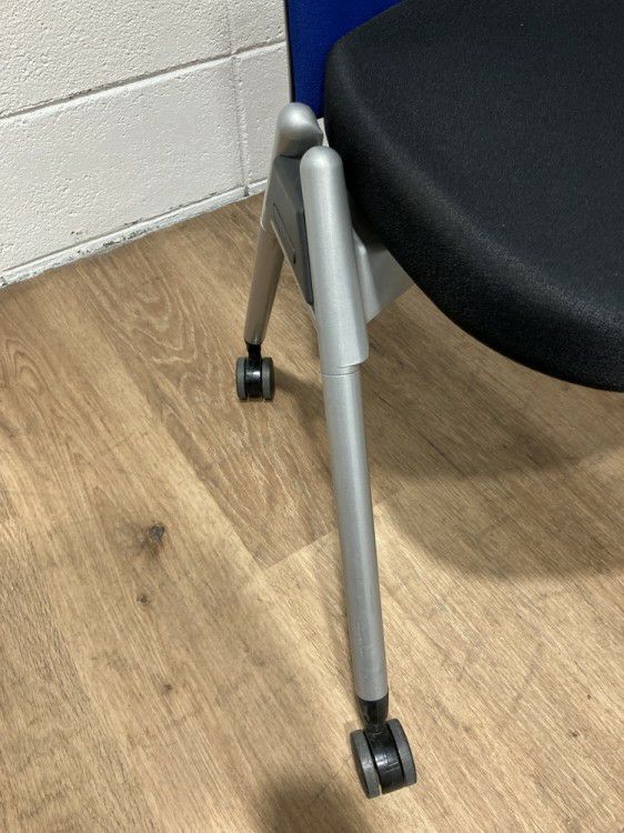 ウチダ（内田洋行）スタッキングチェア４脚セット 商品画像9