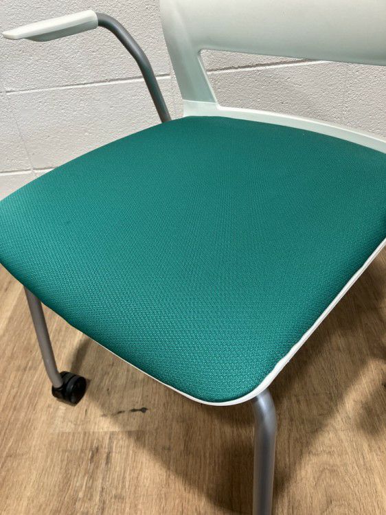 コクヨスタッキングチェア4脚セット 商品画像6